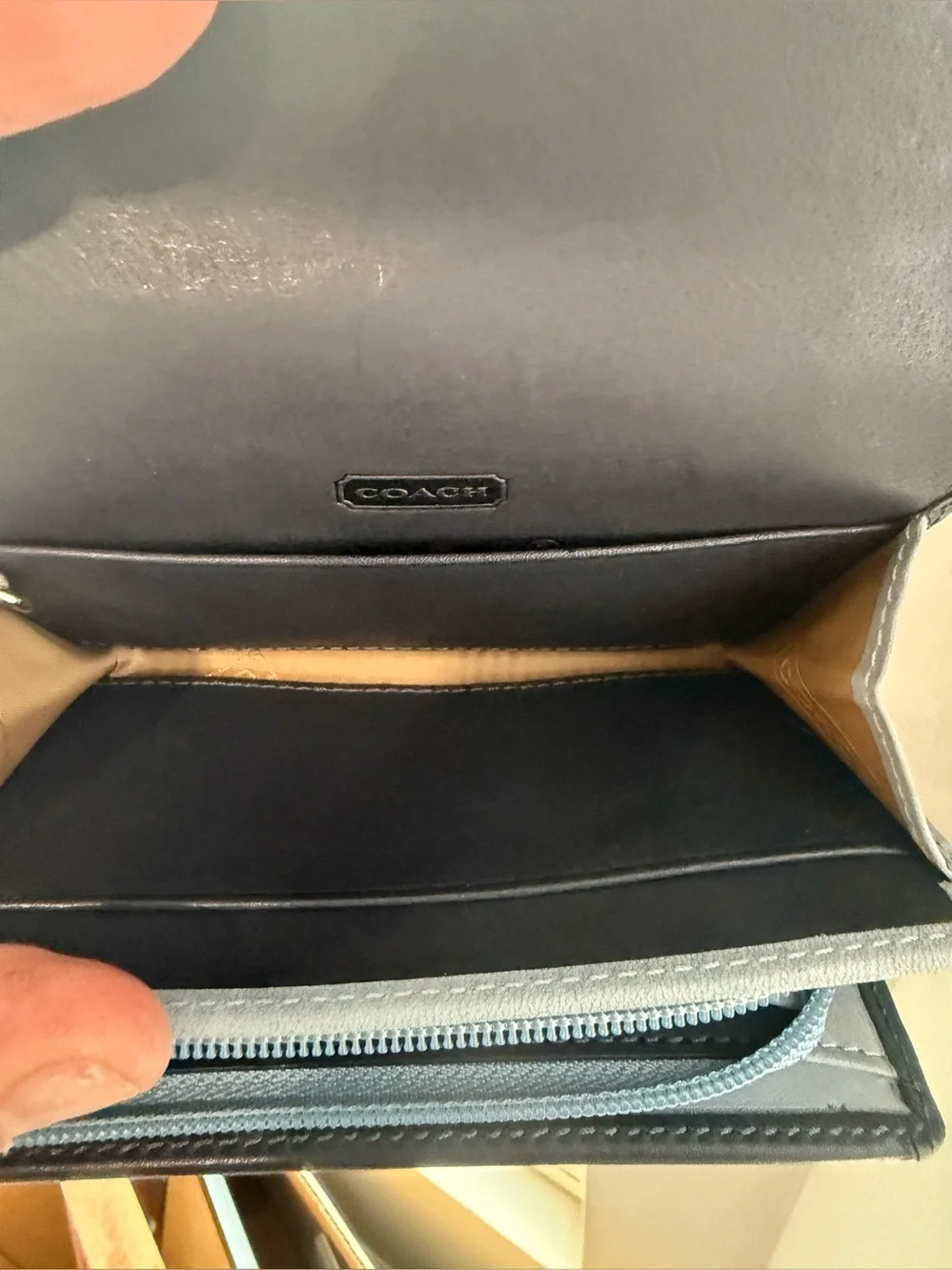 Vintage Coach Est 1941 Leather wallet light blue/navy trim Excellent Condition!